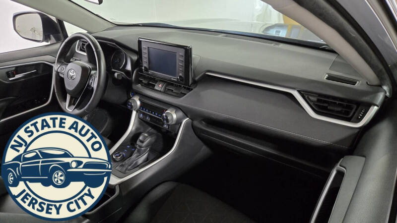 2020 Toyota RAV4 Hybrid XLE