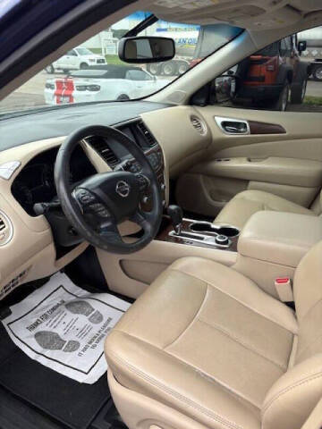 2017 Nissan Pathfinder Platinum