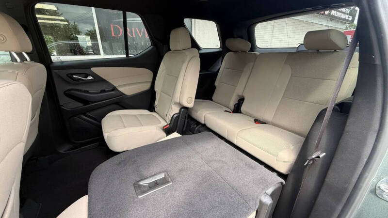 2022 Chevrolet Traverse LT Cloth