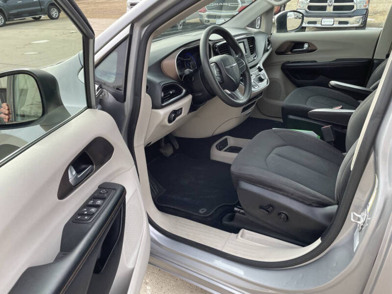 2017 Chrysler Pacifica LX