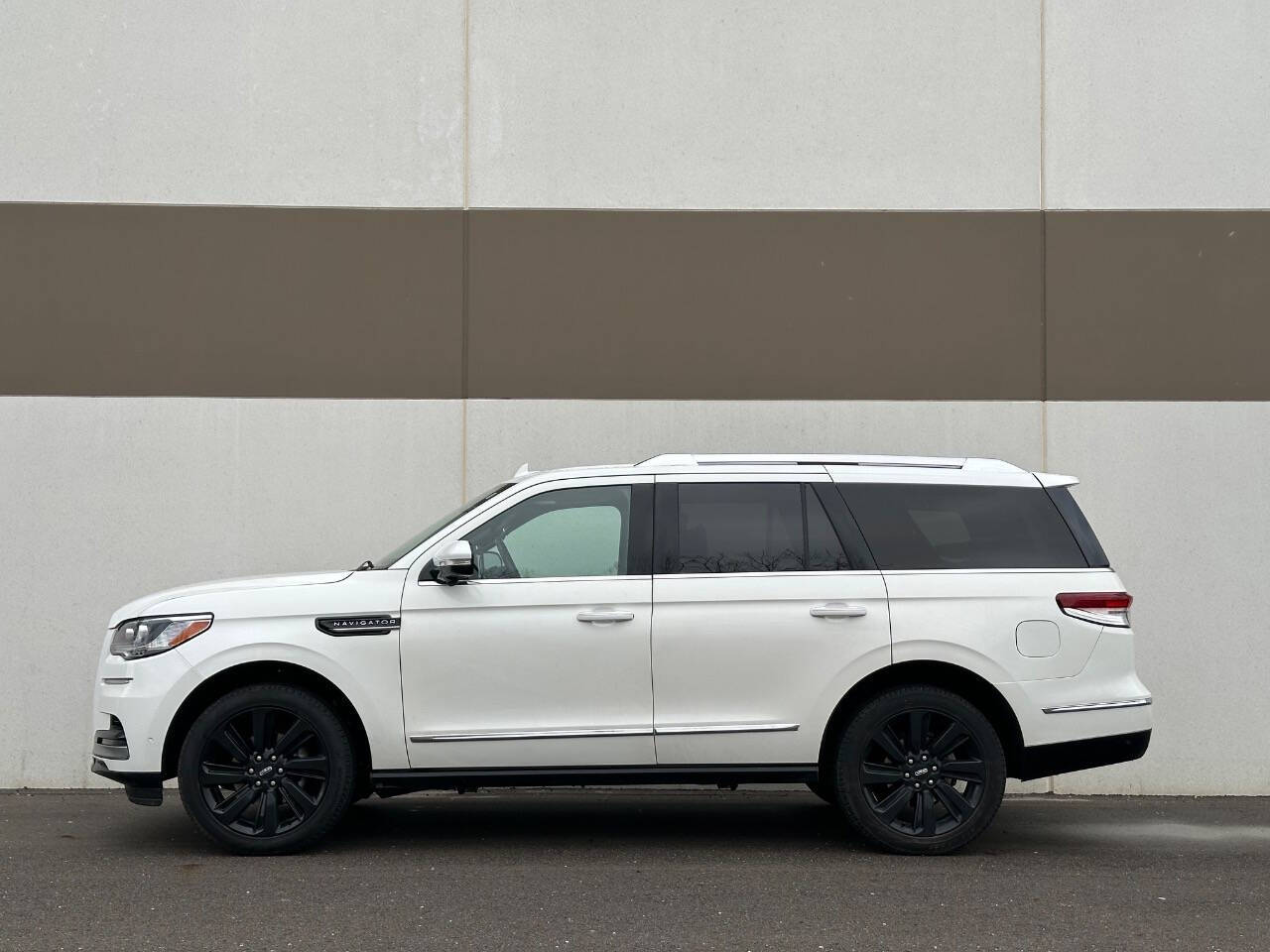 2024 Lincoln Navigator for sale at Phoenix Motor Co in Romulus, MI