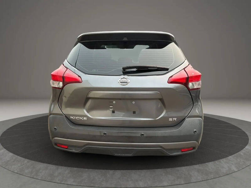 2020 Nissan Kicks SR