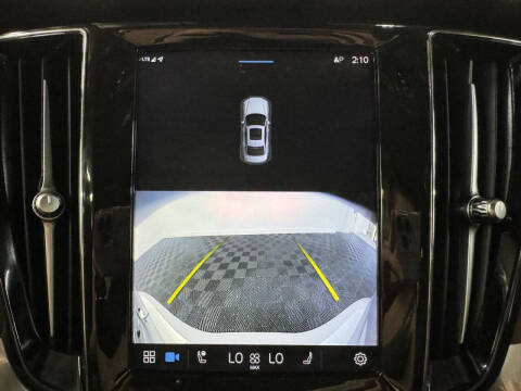 2024 Volvo S60 B5 Plus Dark Theme