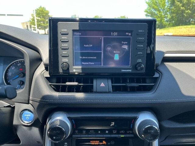 2020 Toyota RAV4 Hybrid 24