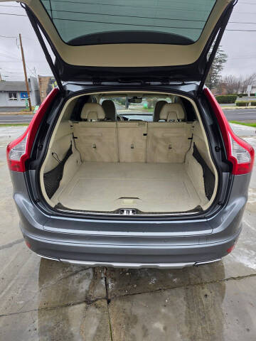 2016 Volvo XC60 T5 Drive-E Premier