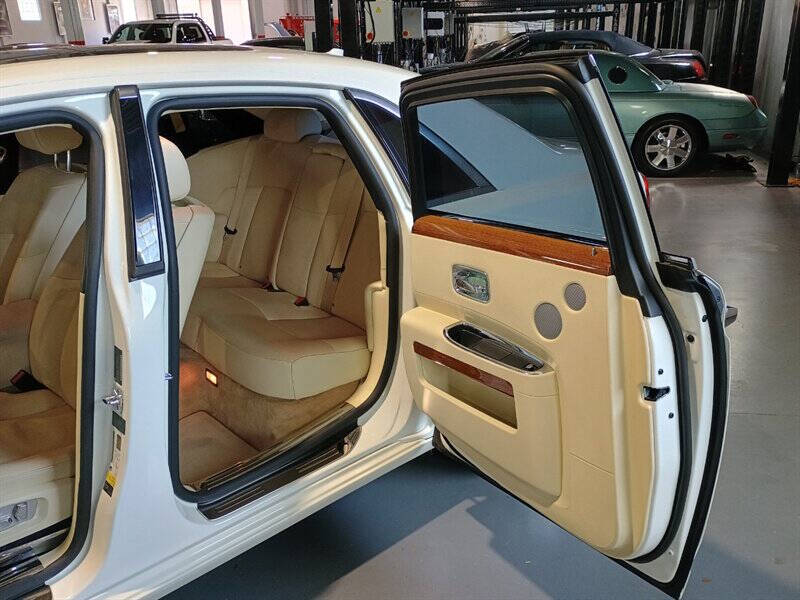 2011 Rolls-Royce Ghost 53