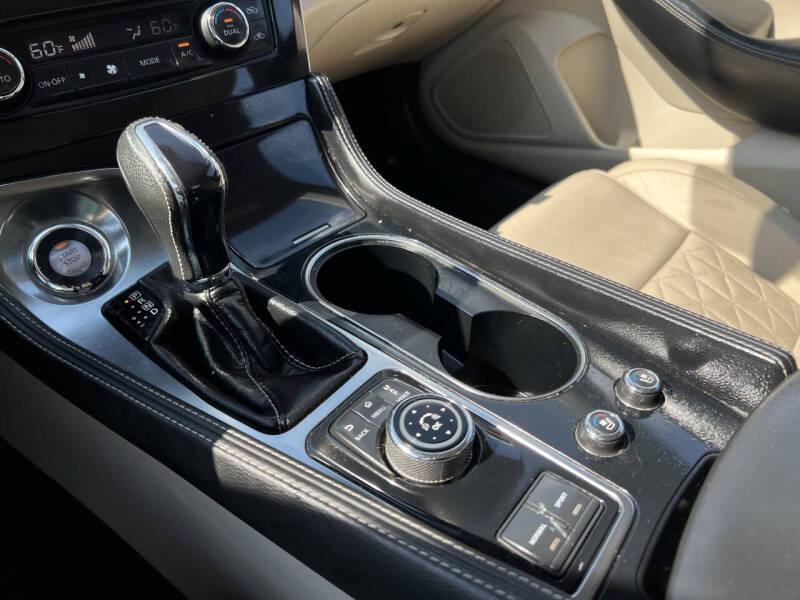 2017 Nissan Maxima Platinum