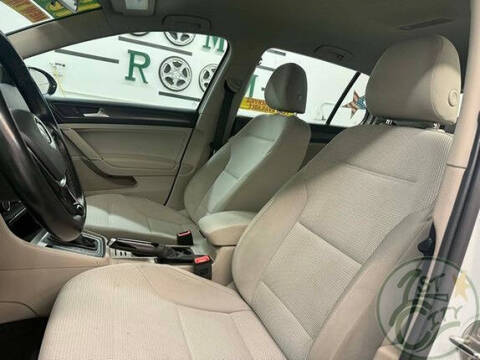 2018 Volkswagen Golf TSI S