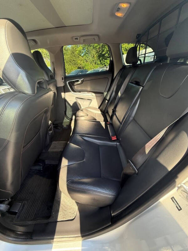 2017 Volvo XC60 T5 Dynamic