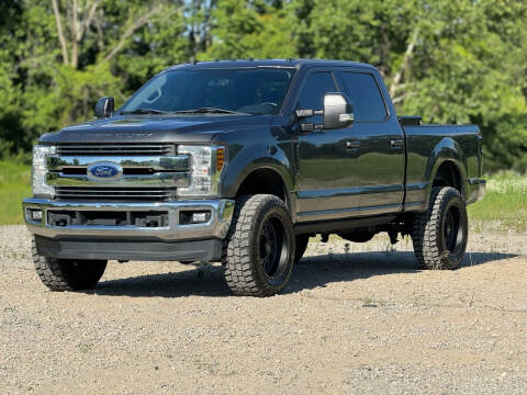 2019 Ford F-250 Super Duty for sale at OVERDRIVE AUTO SALES, LLC. in Clarksville IN