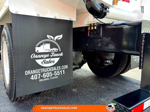 2020 Freightliner M2 106