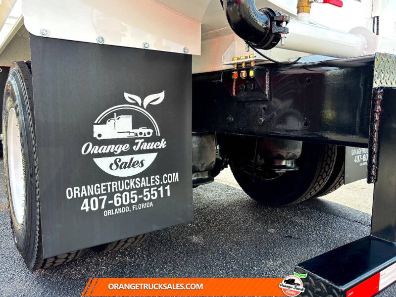 2020 Freightliner M2 106