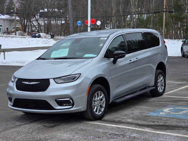 2026 Chrysler Pacifica Select