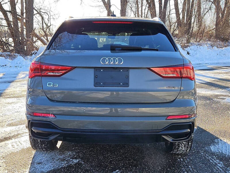 2022 Audi Q3 quattro S line Premium 45 TFSI