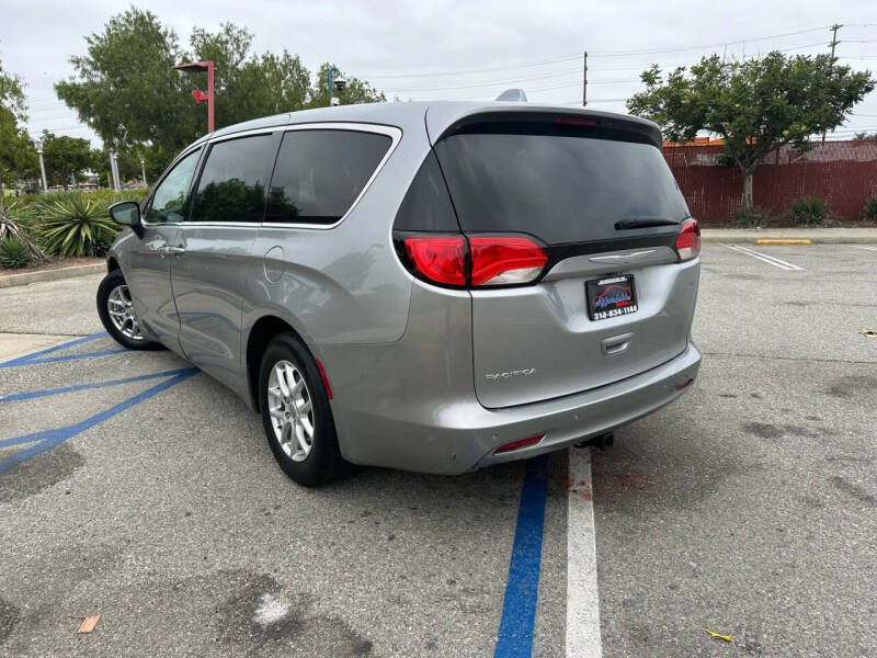 2017 Chrysler Pacifica LX