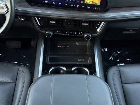 2025 Chevrolet Suburban LT