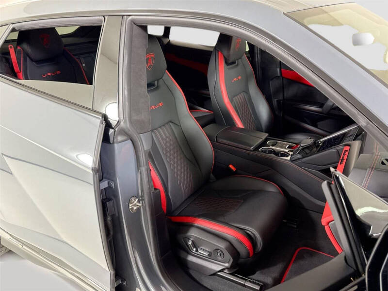 2023 Lamborghini Urus S