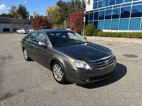 2005 Toyota Avalon for sale at Select Auto in Smithtown NY