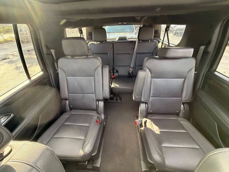 2024 Chevrolet Suburban LT