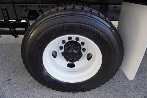 2018 Freightliner M2 106