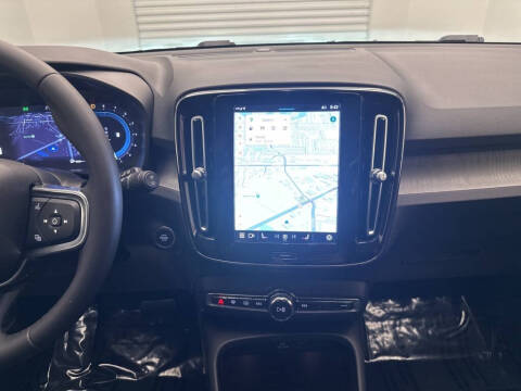 2023 Volvo XC40 B5 Core