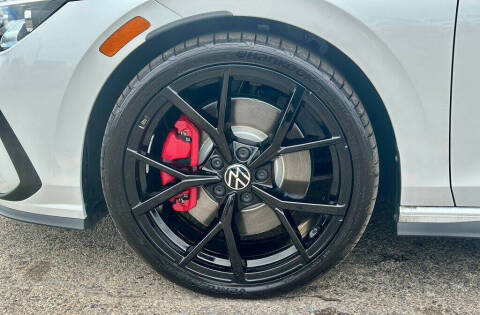 2024 Volkswagen Golf GTI 380 SE