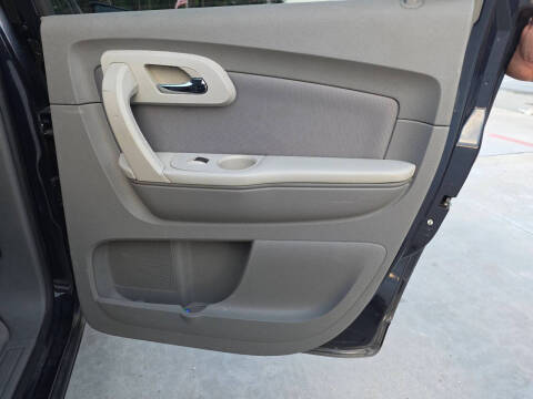 2011 Chevrolet Traverse LS