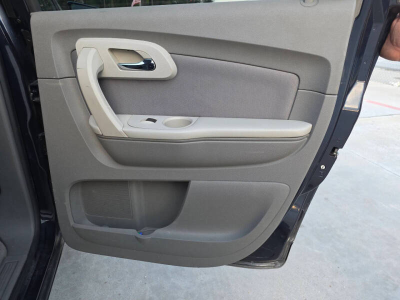 2011 Chevrolet Traverse LS