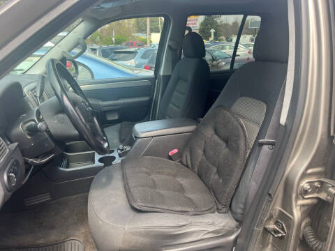 2004 Ford Explorer XLT