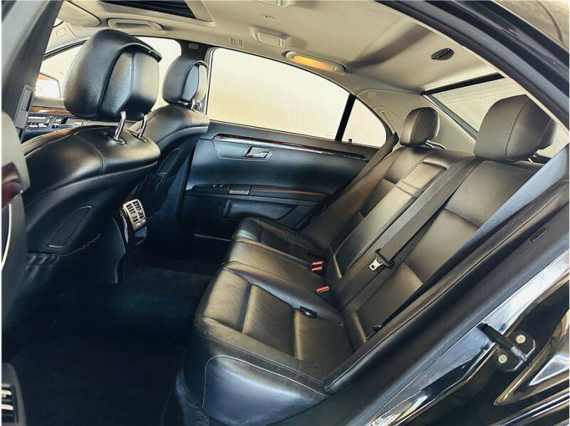 2012 Mercedes-Benz S-Class S550 photo 25