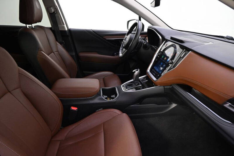 2022 Subaru Outback Touring XT