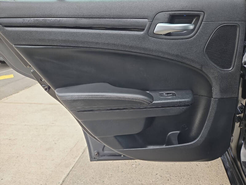 2014 Chrysler 300 S