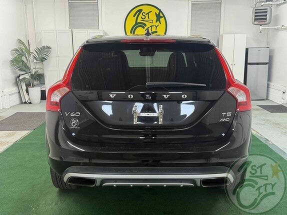 2016 Volvo V60 Cross Country T5 Platinum