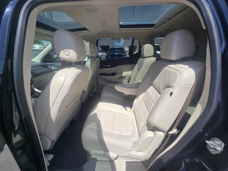 2022 GMC Acadia Denali