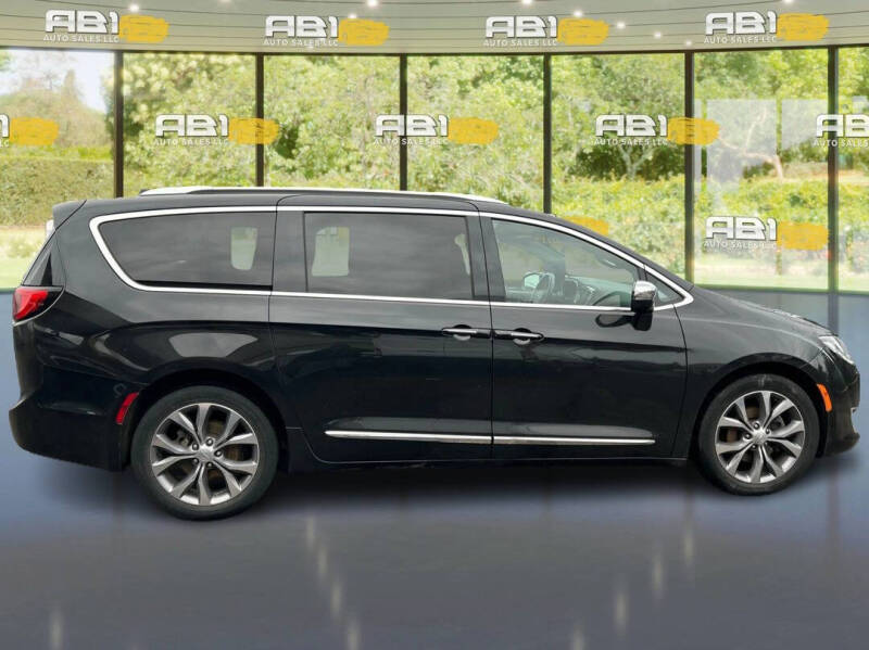 2020 Chrysler Pacifica Limited 35th Anniversary