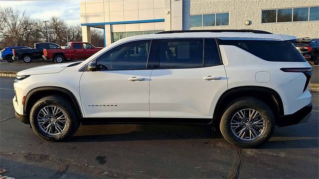 2024 Chevrolet Traverse LT