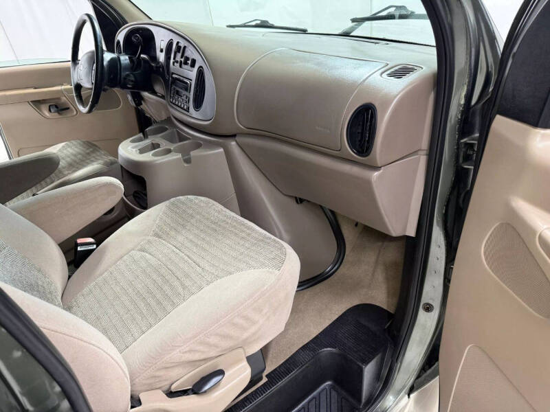 2002 Ford E-Series E-350 SD XLT