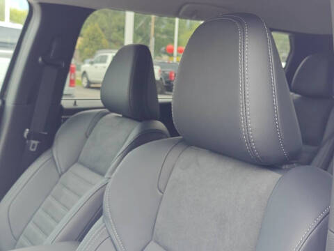 2025 Mitsubishi Outlander PHEV SE