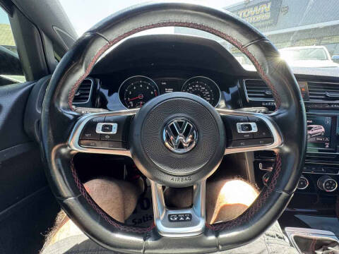 2019 Volkswagen Golf GTI S