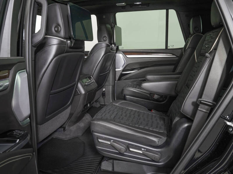 2025 Cadillac Escalade Sport Platinum