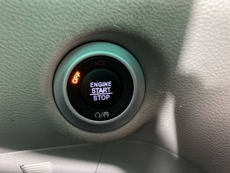 2020 Chrysler Voyager LXi