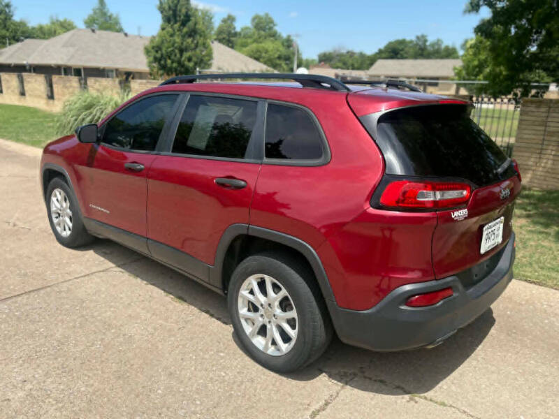 2016 Jeep Cherokee Sport