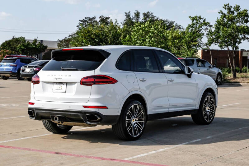 2017 Porsche Cayenne Platinum Edition