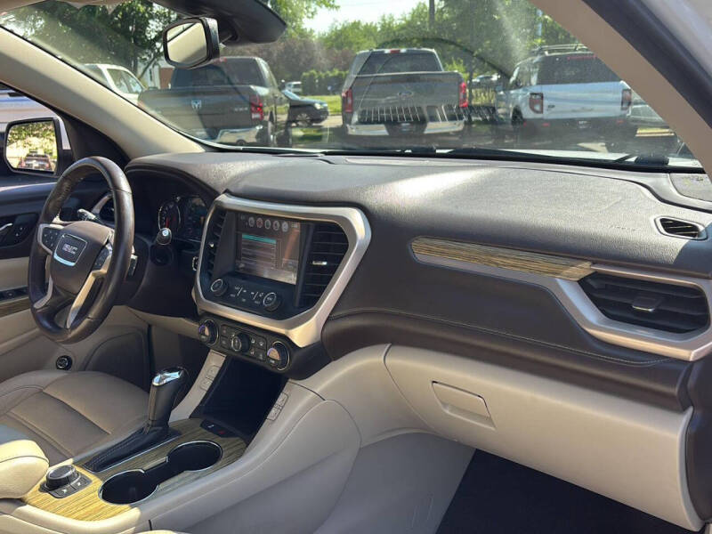 2017 GMC Acadia Denali