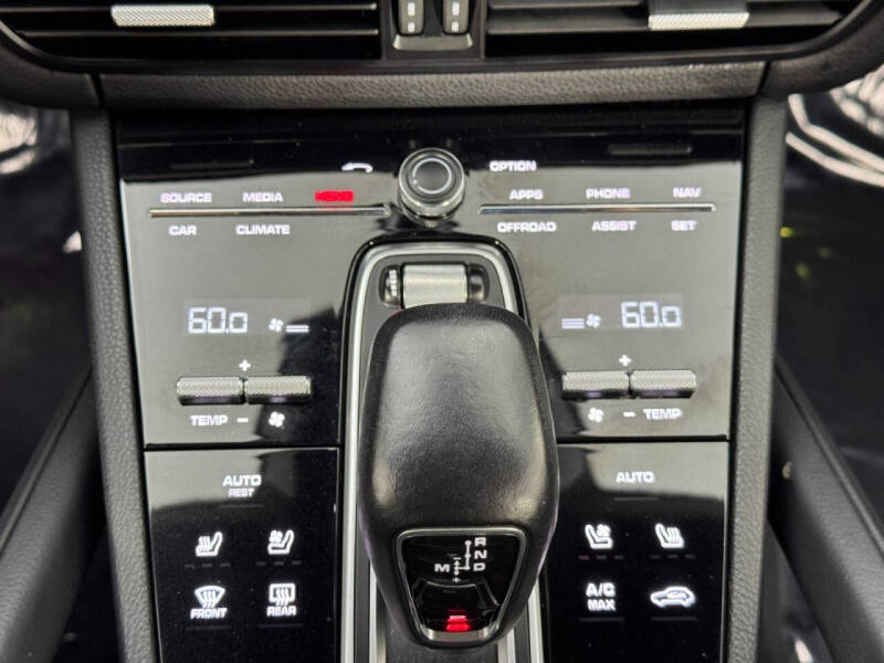 2022 Porsche Cayenne Coupe Platinum Edition