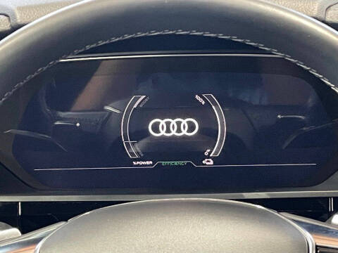 2022 Audi e-tron quattro Premium