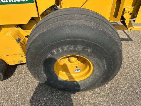 2015 VERMEER 605N