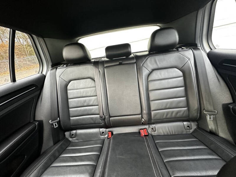 2017 Volkswagen Golf R 4Motion