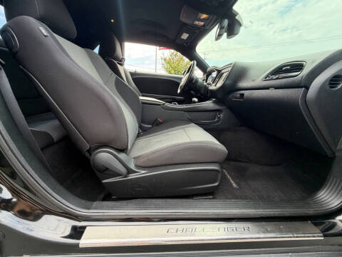 2015 Dodge Challenger SXT