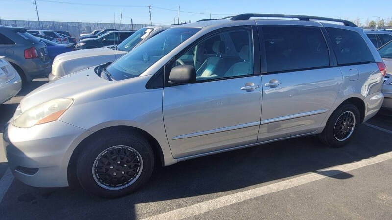 2008 Toyota Sienna null photo 4